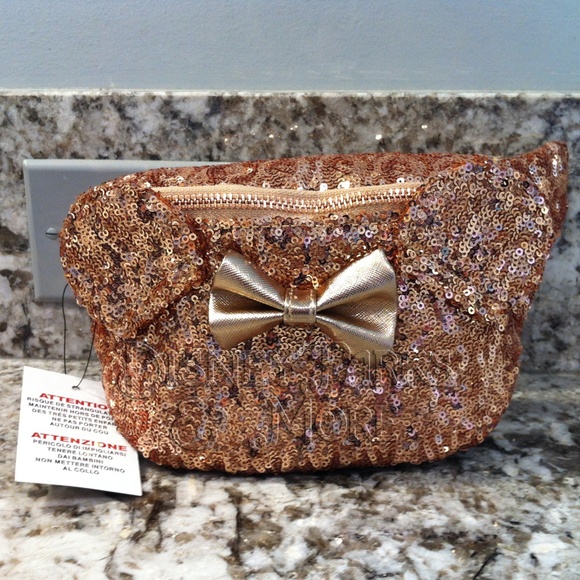 Loungefly Handbags - Disney Loungefly Minnie Rose Gold Ears Fanny Pack Loungefly Handbags - Disney Loungefly Minnie Rose Gold Ears Fanny Pack